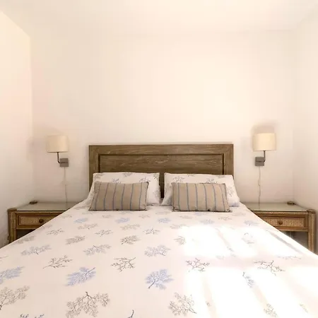 Junto A La Playa San Bartolomé